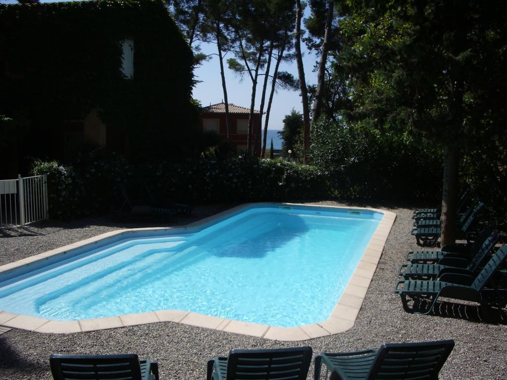 50m Plage T2 Grande Terrasse Vue Mer Climatisé Piscine Chauffée, Parking clos gratuit Sanary-sur-Mer Exterior foto
